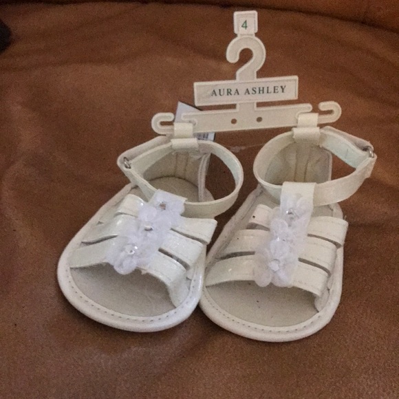 White Baby shoes - Picture 3 of 4